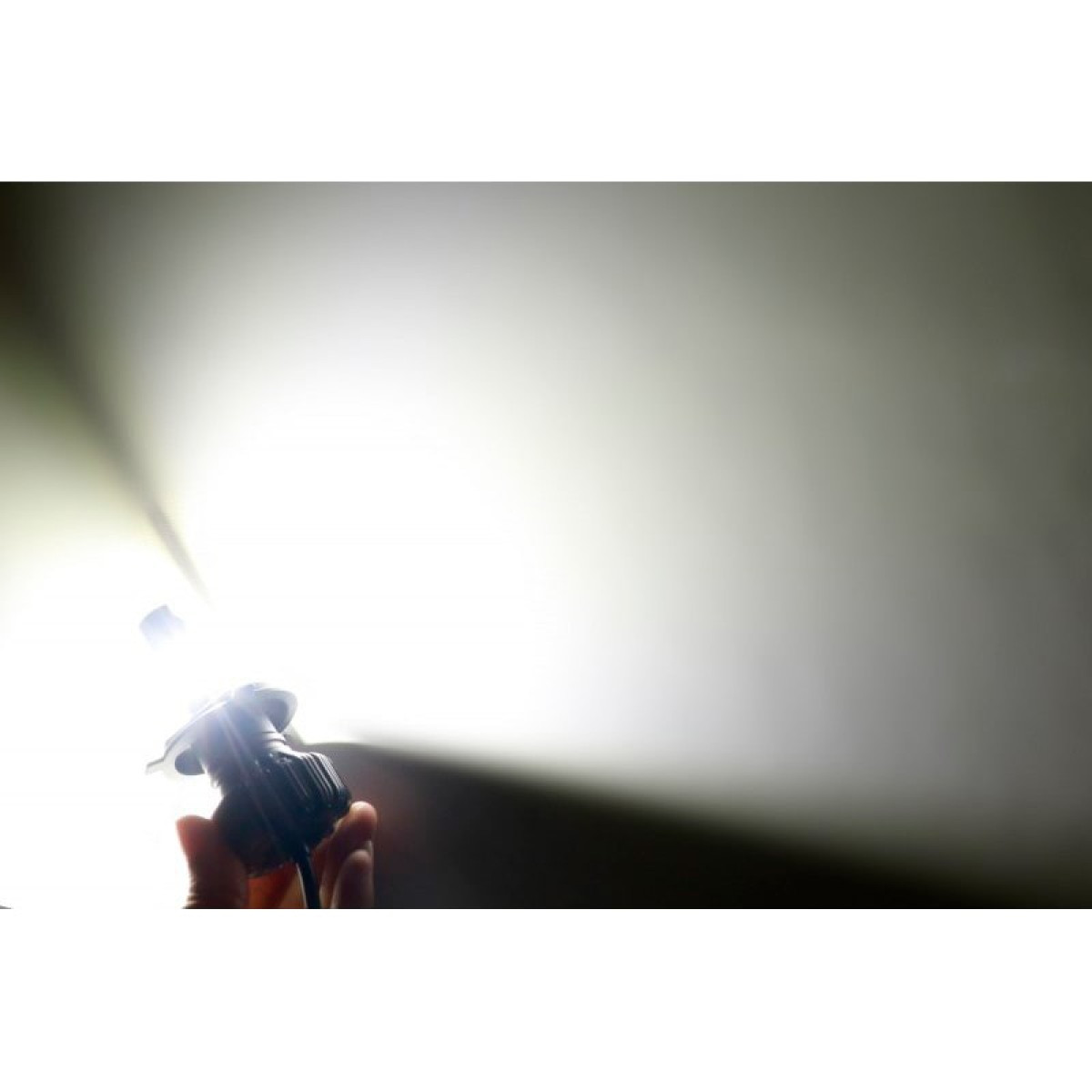 Діодна лампочка для авто H4 Carlamp LED Night Vision Gen2 5000lm 9-16V 50W 5500K комплект 2шт